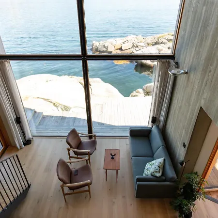 Stunning Holiday By The Waterfront Villa *