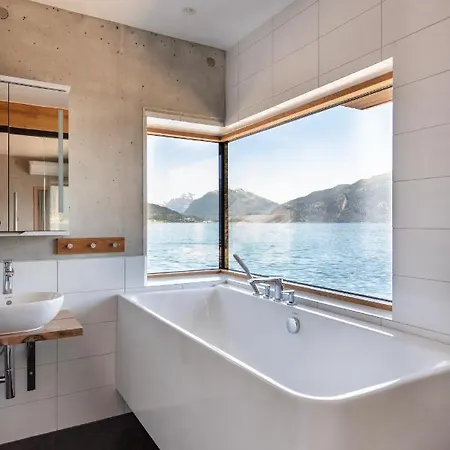 Stunning Holiday By The Waterfront Sogndal